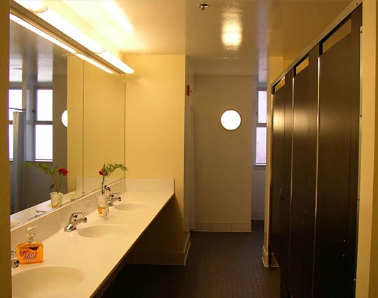 Sistemazione ed illuminazione di bagni